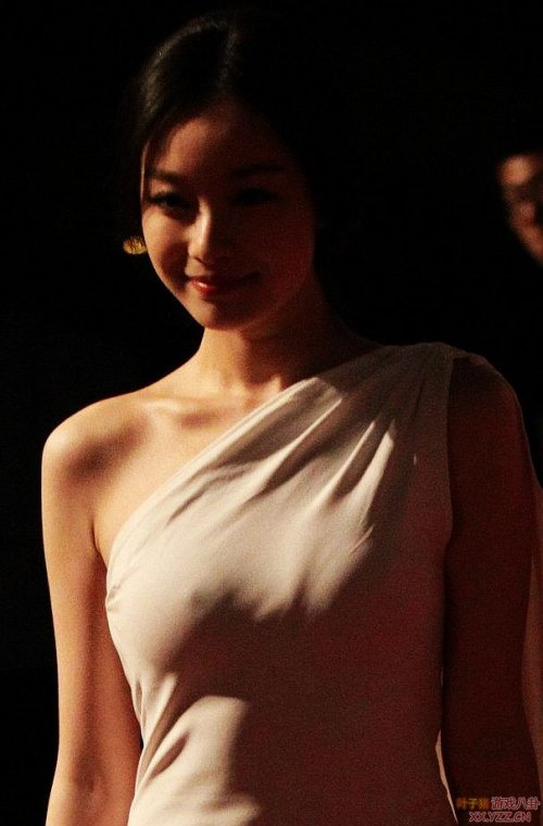 ��Ů���ǽ����͹����е���